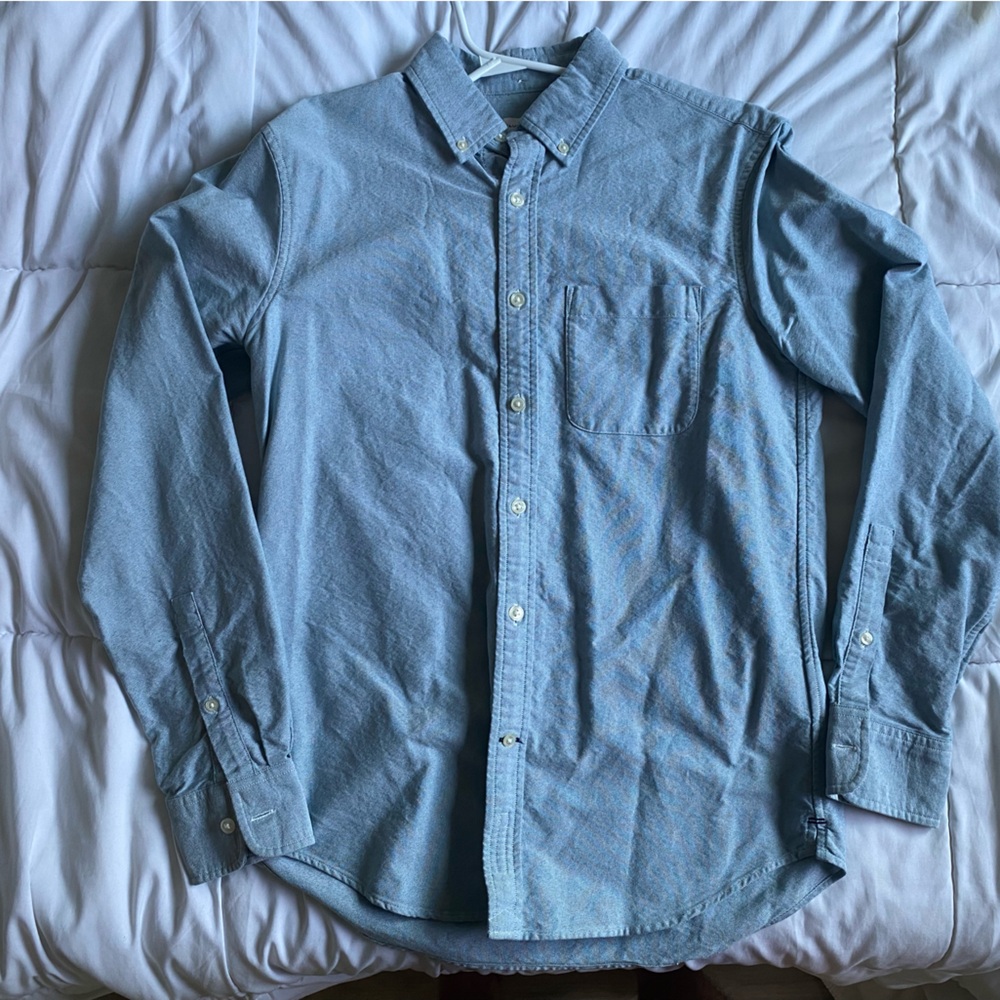 Club Monaco Sky Blue Casual Button Down Shirt